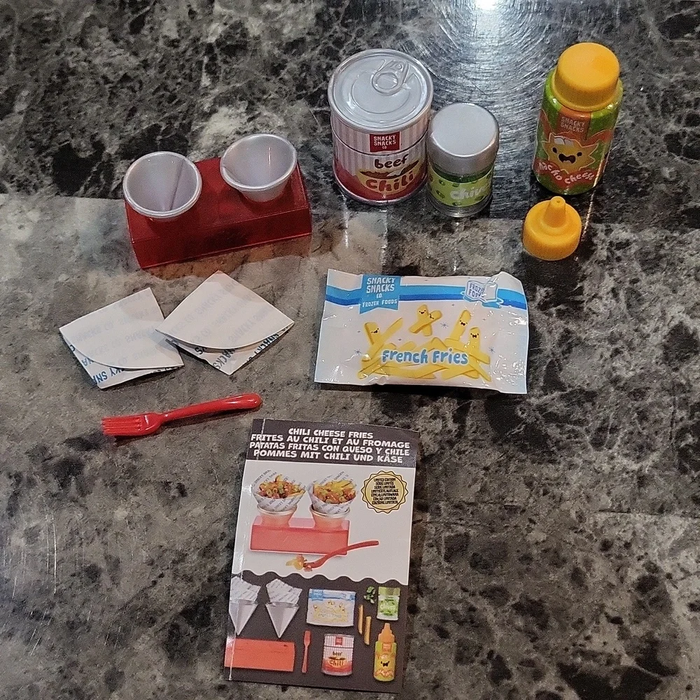 Miniverse Make It Mini Food Chili Cheese Fries